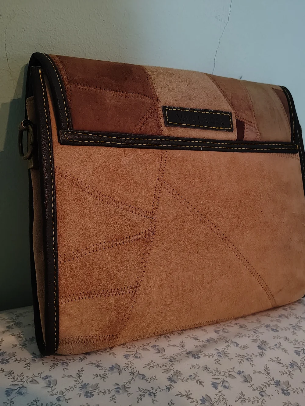 Vaans Crossbody Sleeve Bag